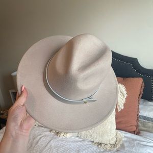 Gigi pip hat